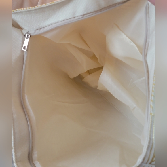 Cream and gold seashells beach tote - Picture 3 of 3